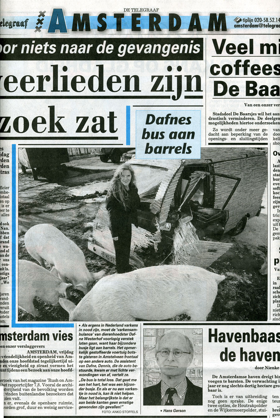 KIJK https://2007.bfknt.nl/20070126-de-telegraaf-bofkont-bus-aan-barrels.jpg